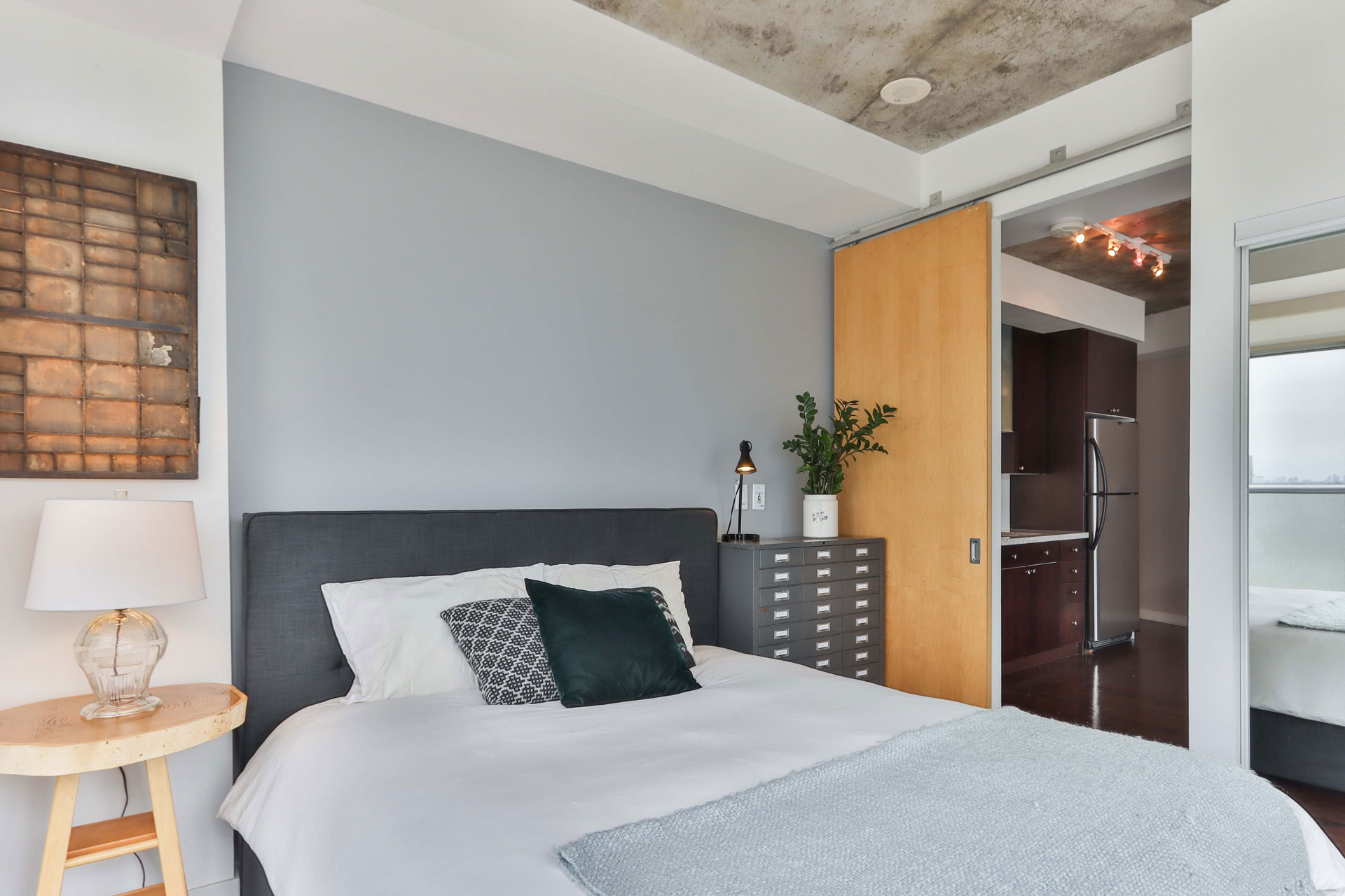 sidekix-media-yTxejXXhQnU-unsplash---Photo-by-Point3D-Commercial-Imaging-Ltd